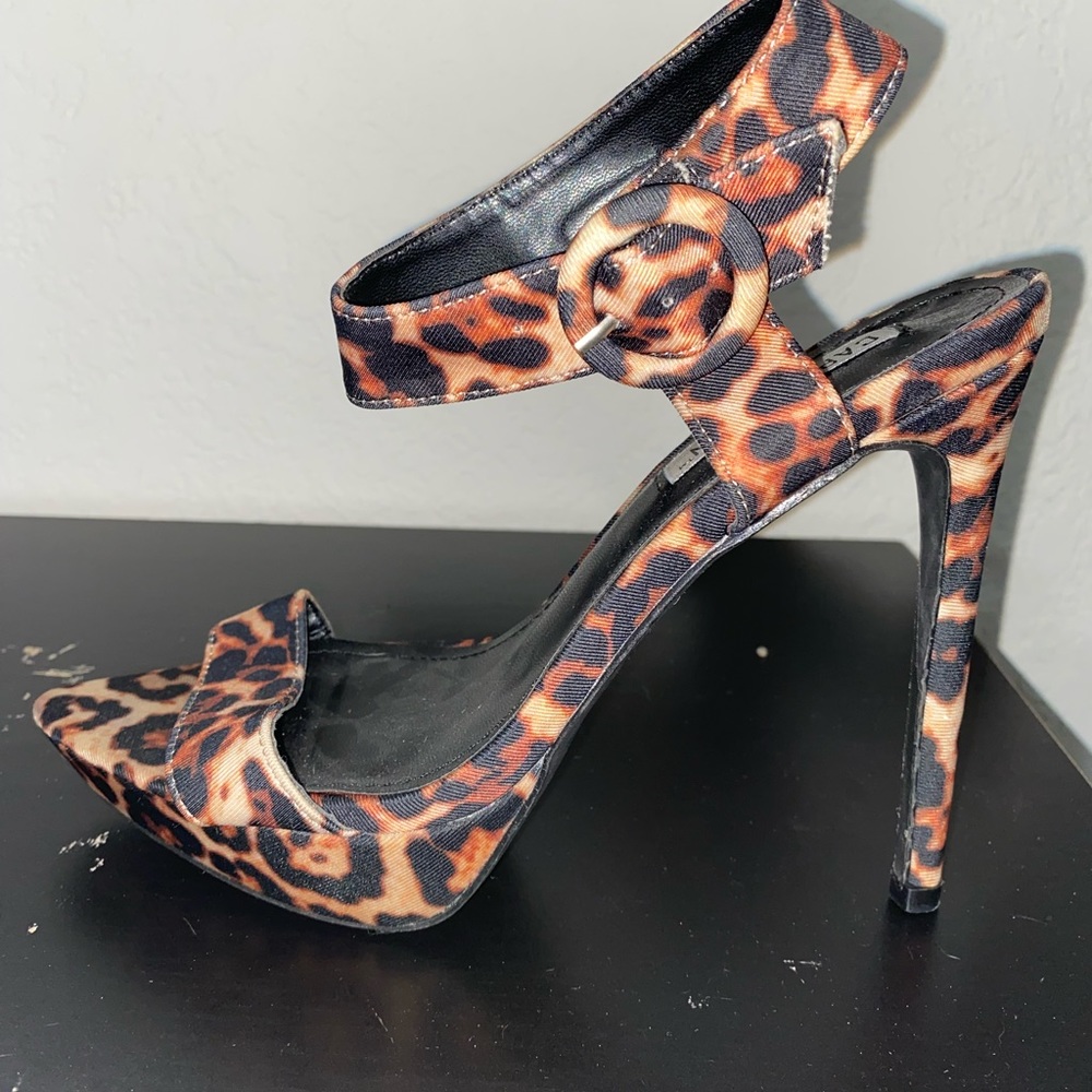 Size 7 cheetah heels
